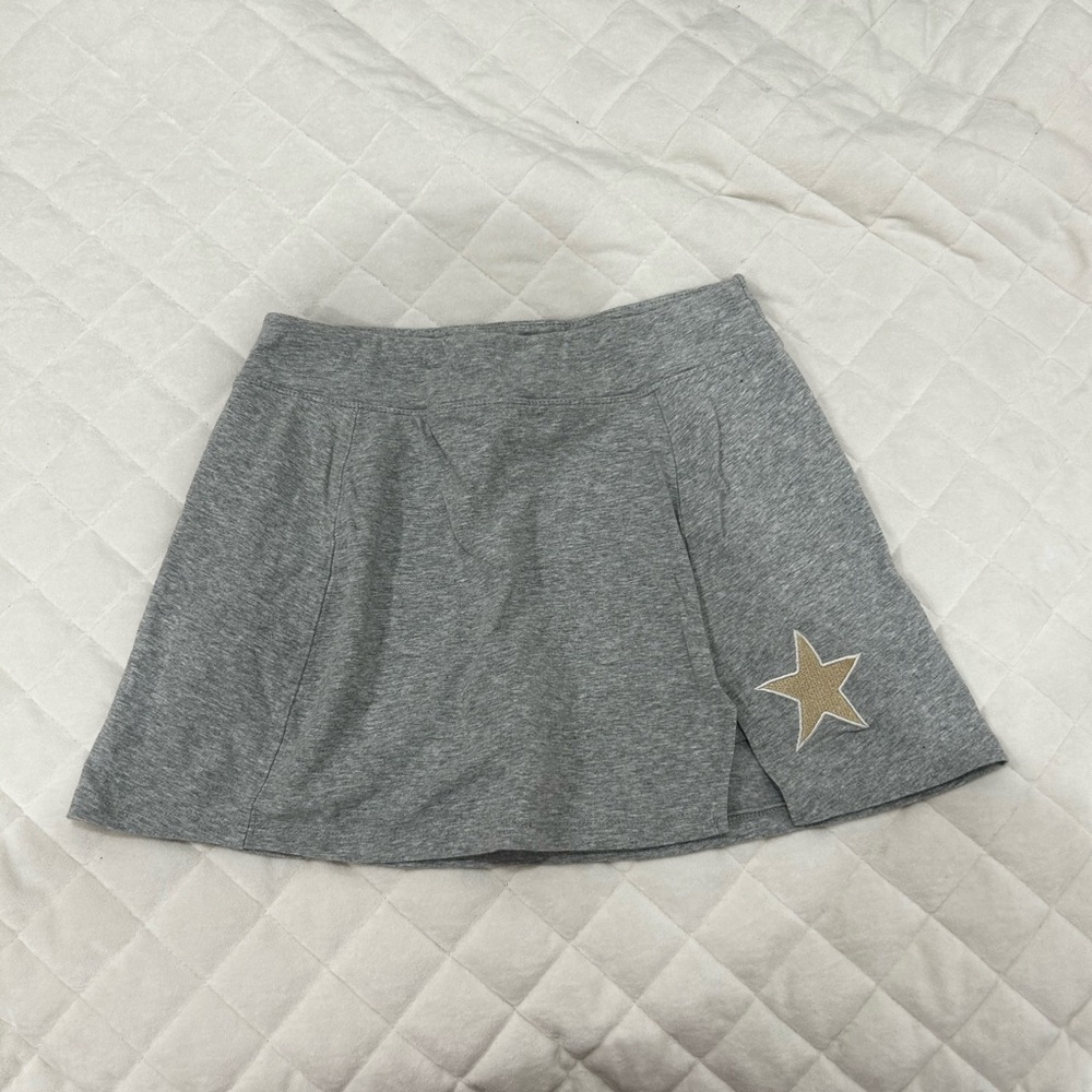 Grey Women’s Mini Skirt with built in shorts !🩶
Size: S